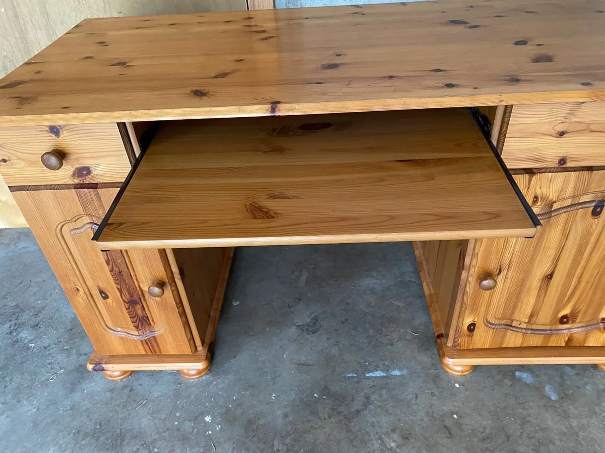 Pine desk - Image 2