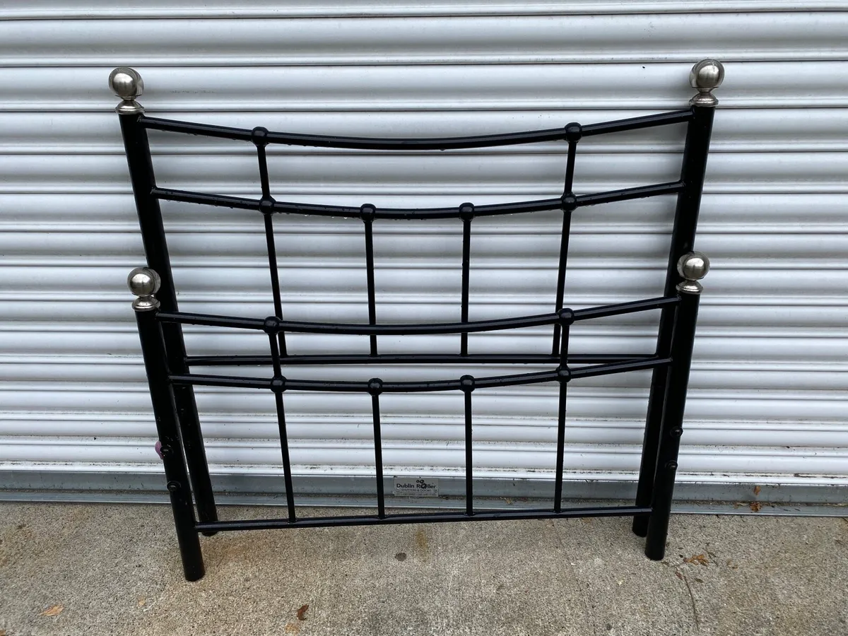 Bed frame - Image 1