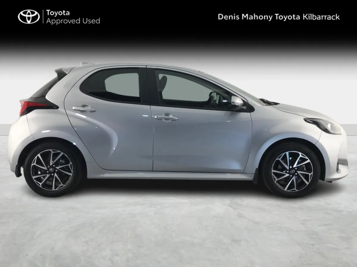 Toyota Yaris L/SPORT - Image 3
