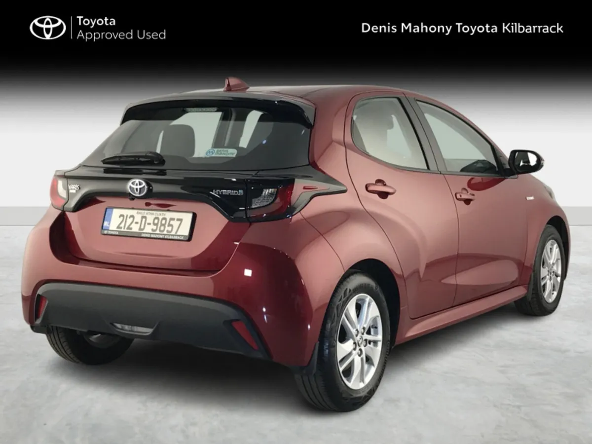 Toyota Yaris HYBRID LUNA AUTO - Image 2