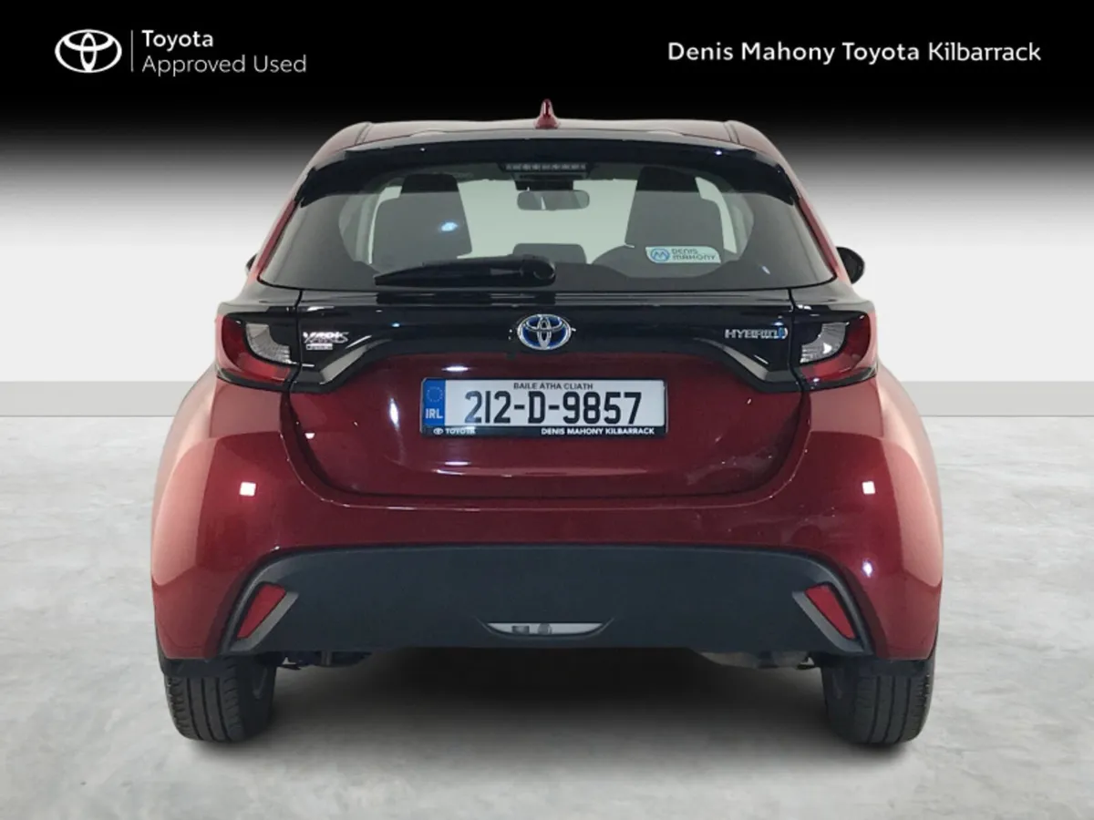 Toyota Yaris HYBRID LUNA AUTO - Image 4