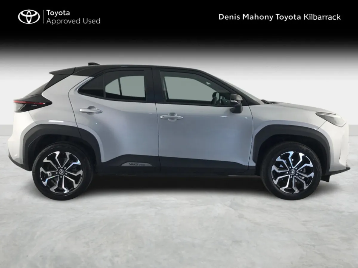 Toyota Yaris Cross YARIS CROSS LUNA SPORT - Image 3