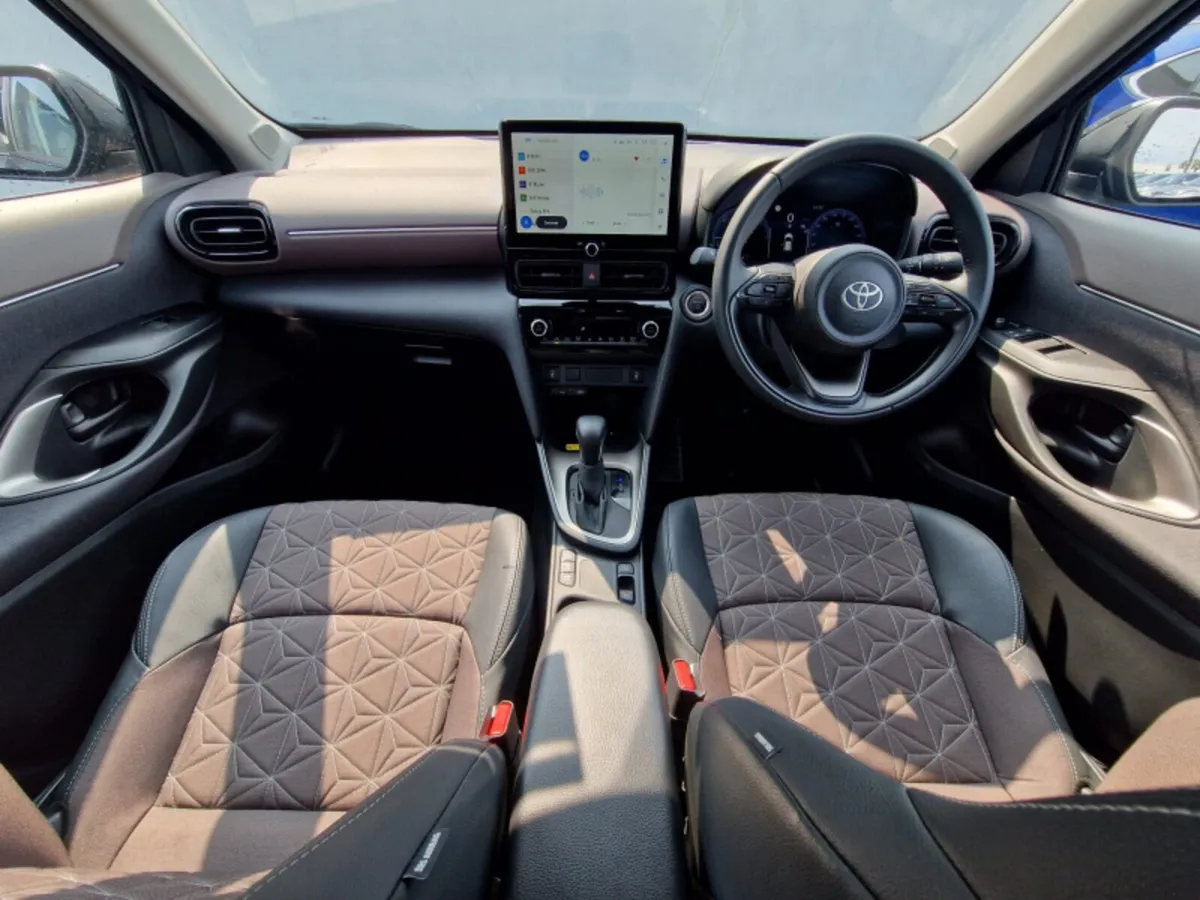 Toyota Yaris Cross 1.5 Hybrid Sol 5dr - Image 3