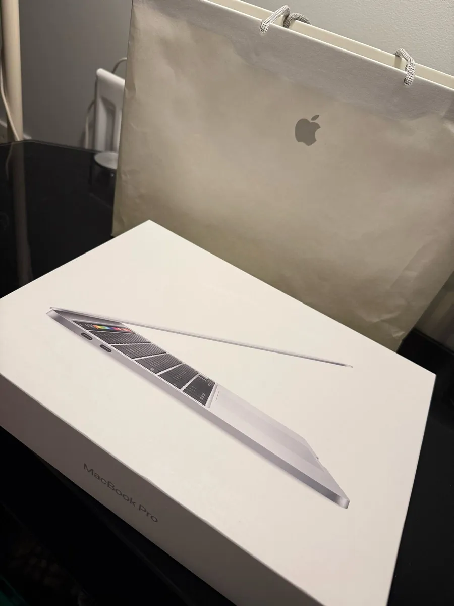2020 Mac book pro - Image 3