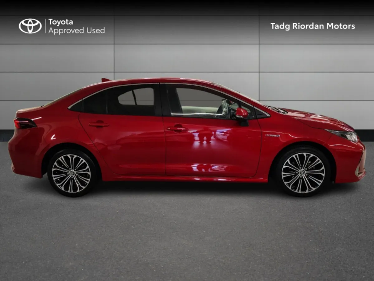 Toyota Corolla HYBRID LUNA SPORT - Image 3