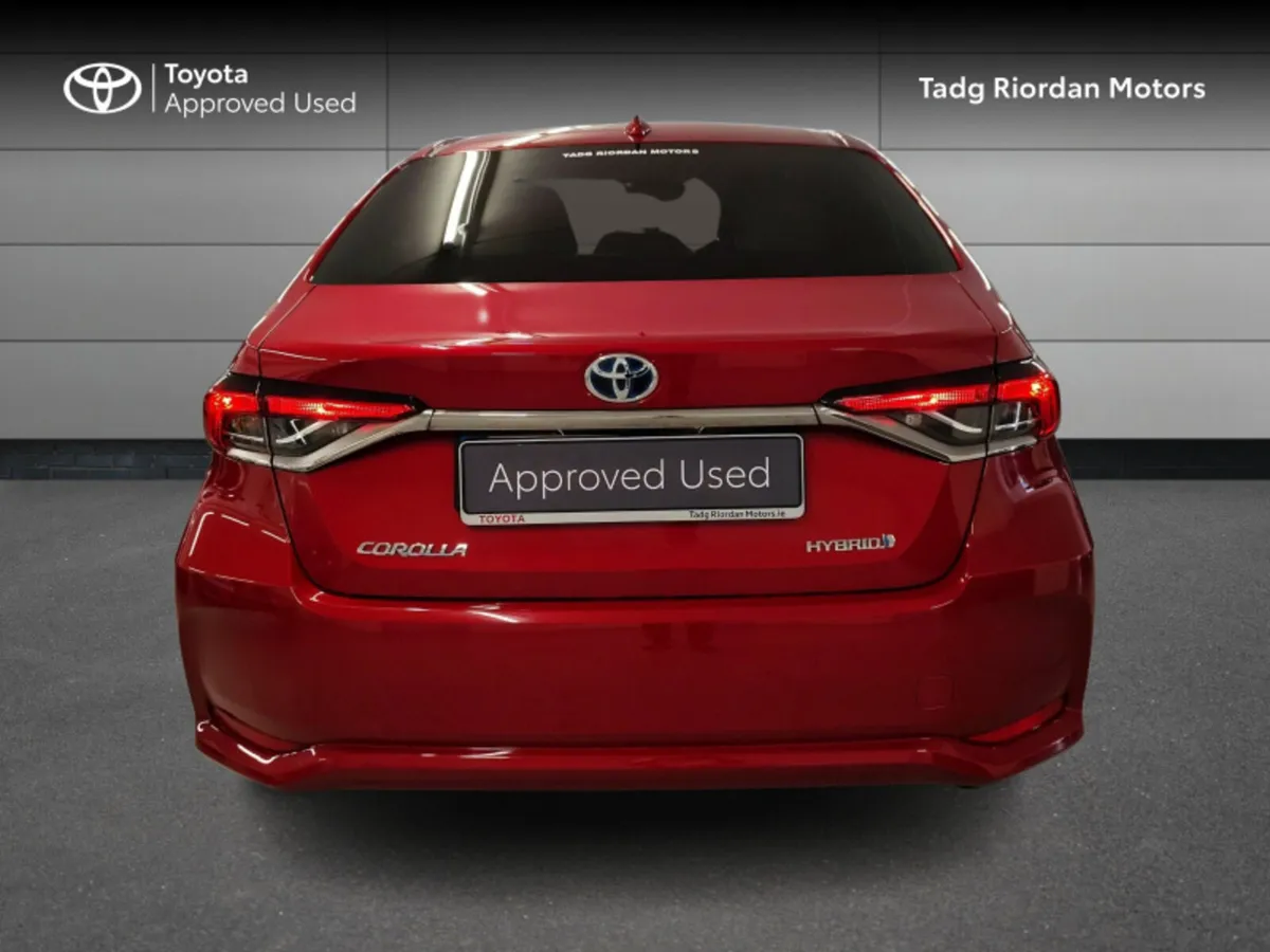 Toyota Corolla HYBRID LUNA SPORT - Image 4