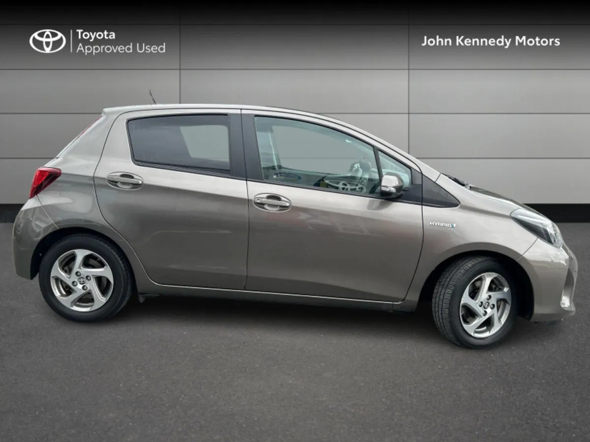 Toyota Yaris ICON VVT-I 5DR AUTO - Image 3