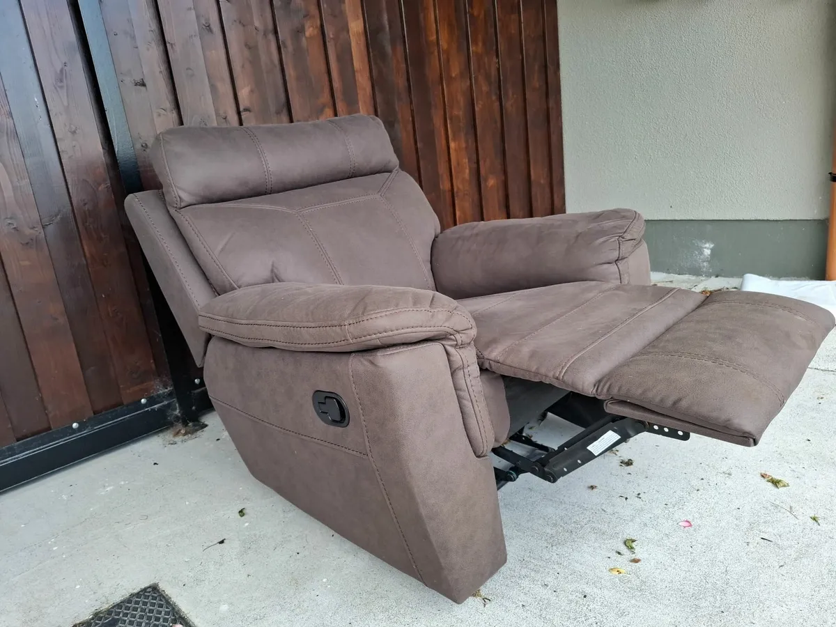 Recliner armchair - Image 1
