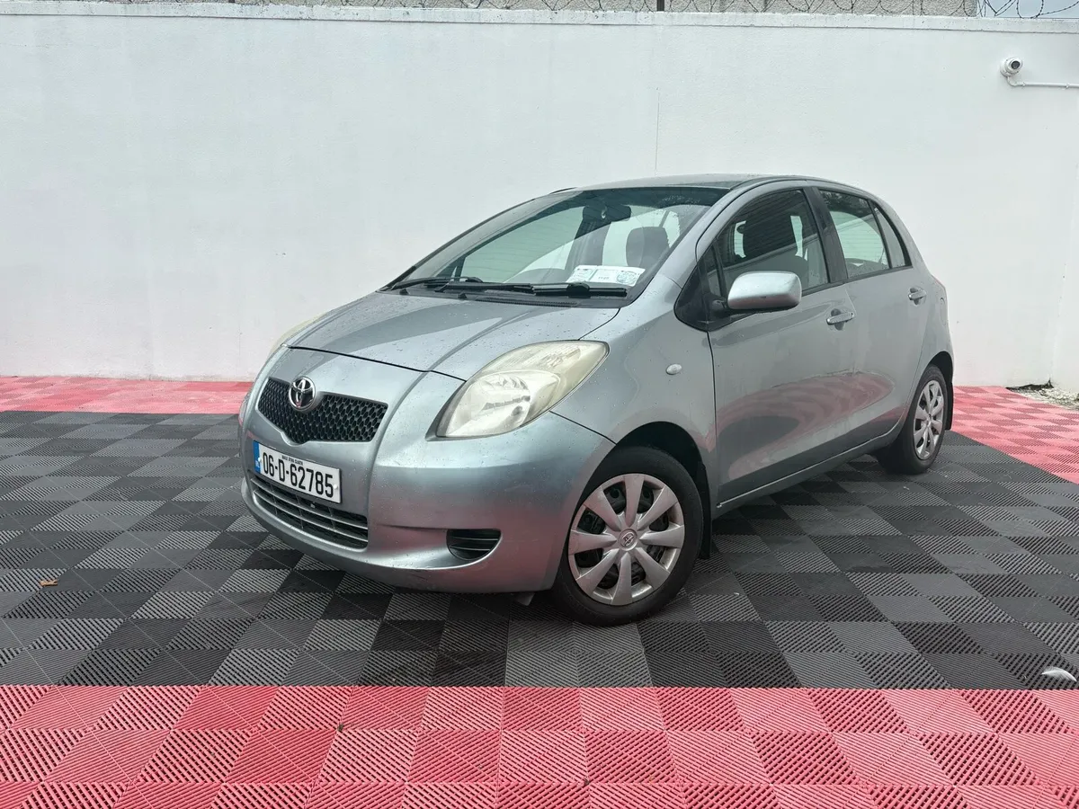 06 Toyota Yaris 1.3 Nct/automatic - Image 1