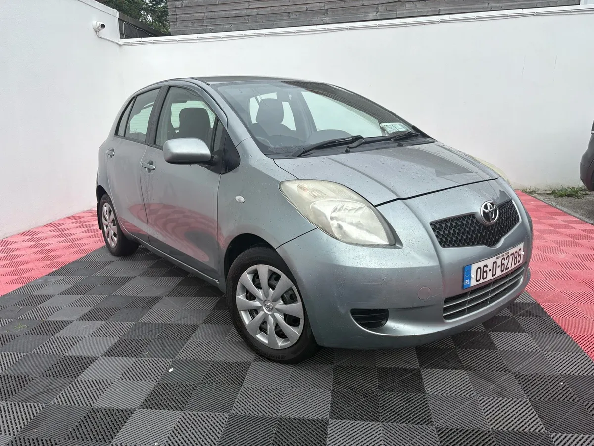 06 Toyota Yaris 1.3 Nct/automatic - Image 3