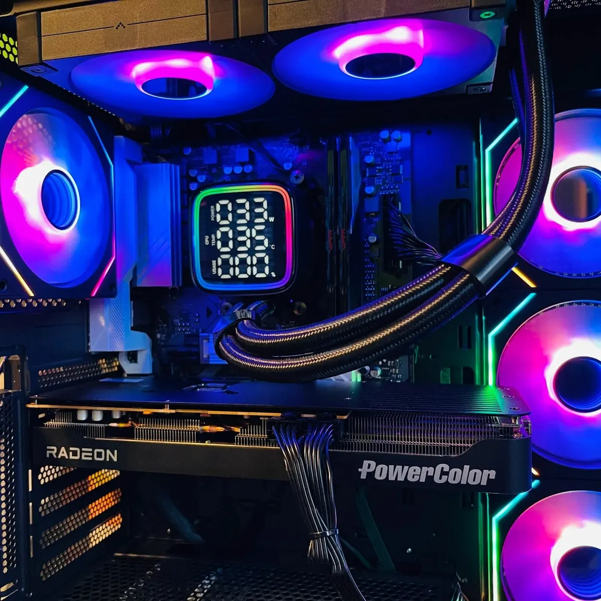PC AMD Ryzen 7 7700, RX 9070 XT 16GB, 32GB DDR5 - Image 3