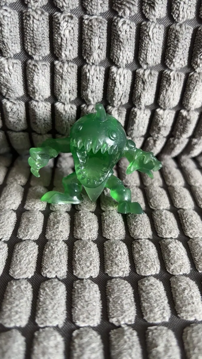 Ben 10 RipJaws Figure
