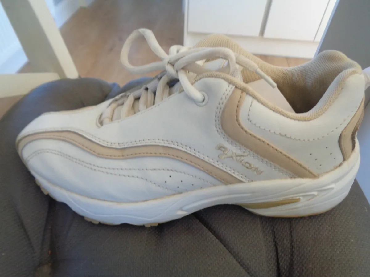 Ladies Leather Golf Shoes for Sale - Image 3