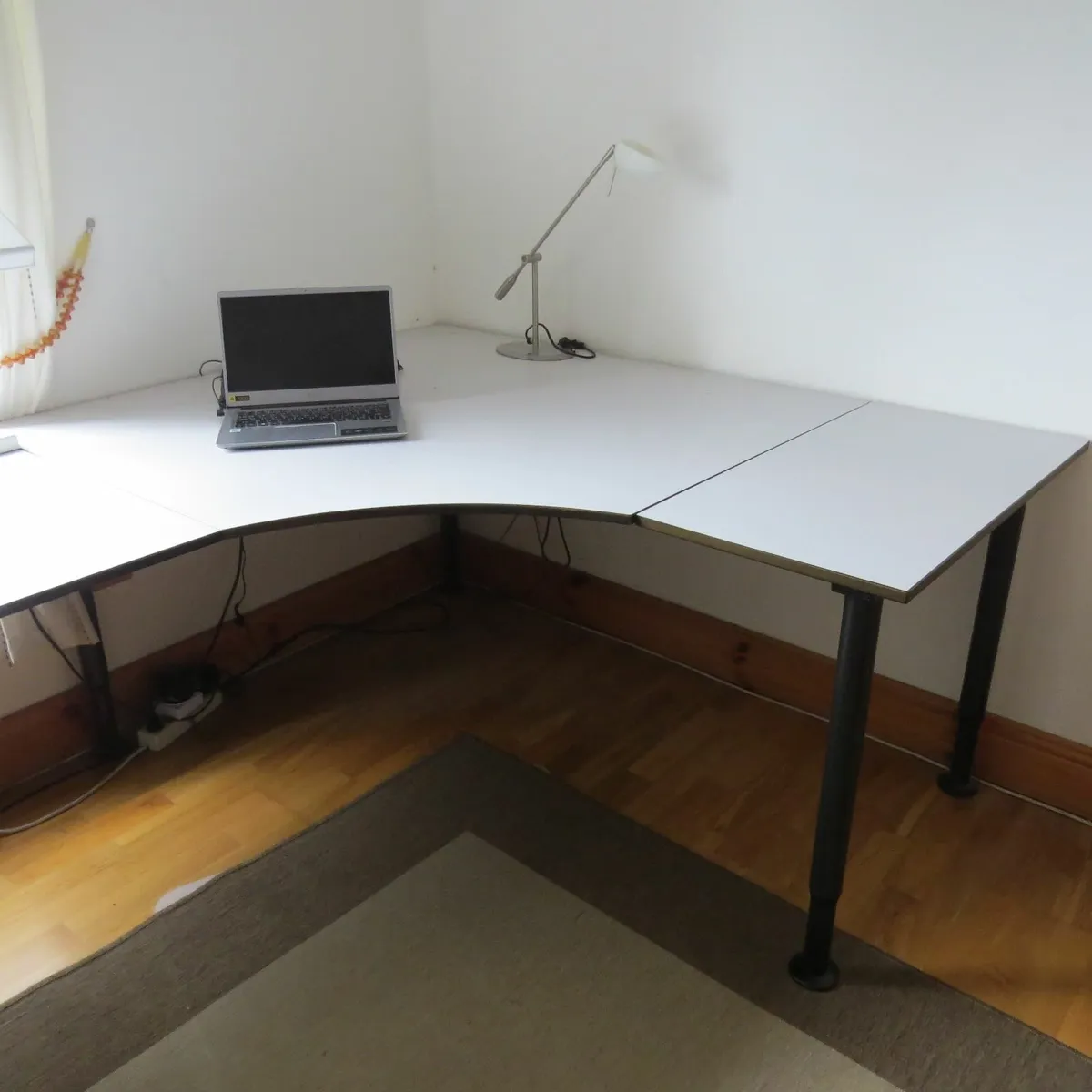 office desk - Image 1