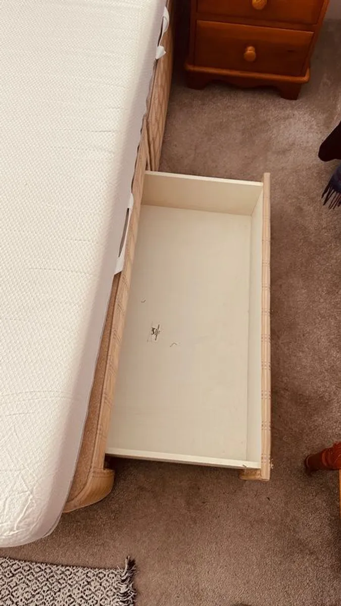 Double Bed - Image 4