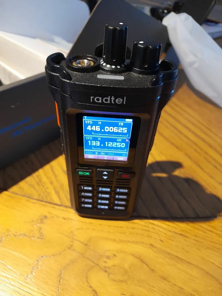 Professional twoway radio - Image 1