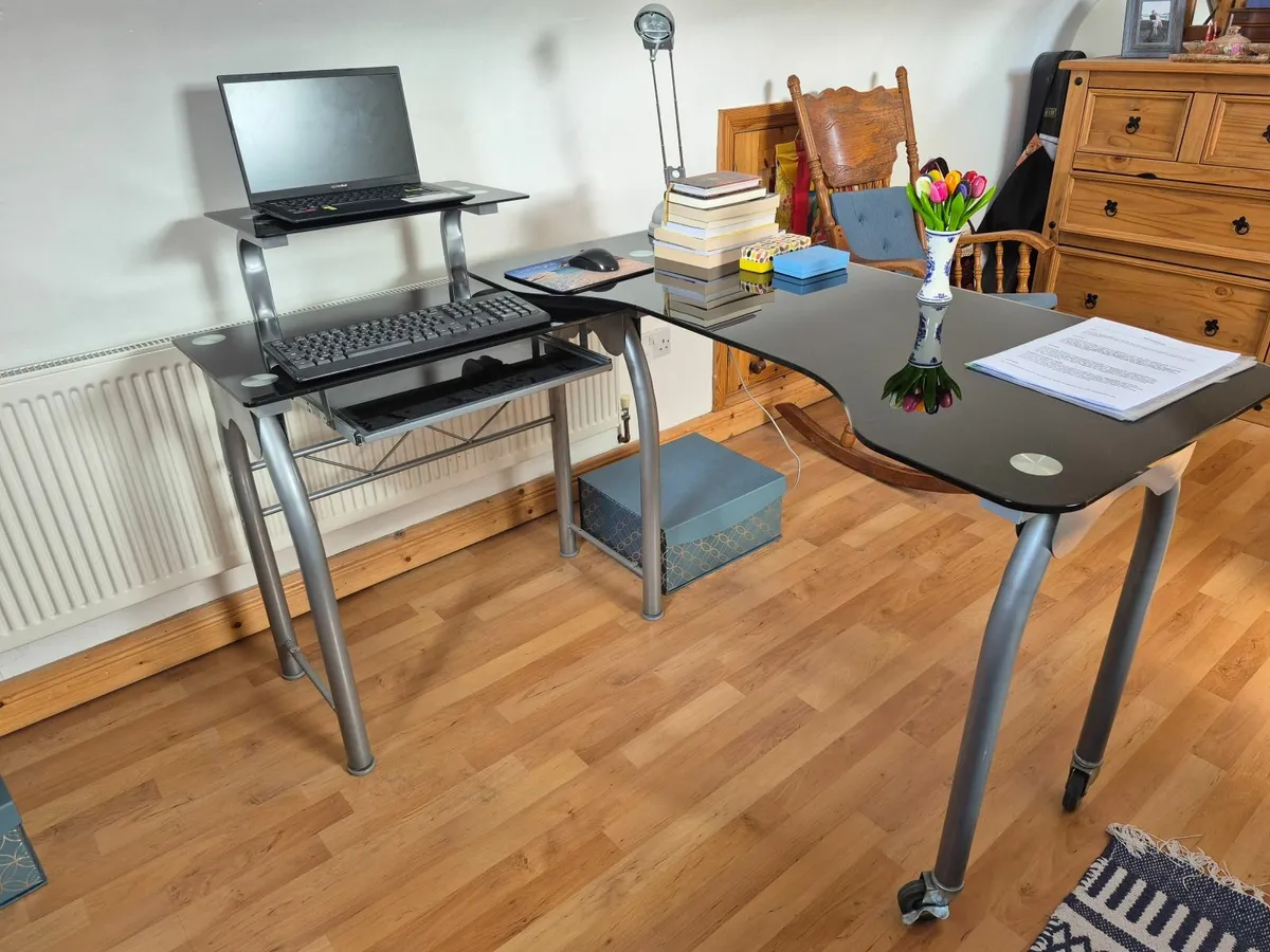 Desk - Image 3