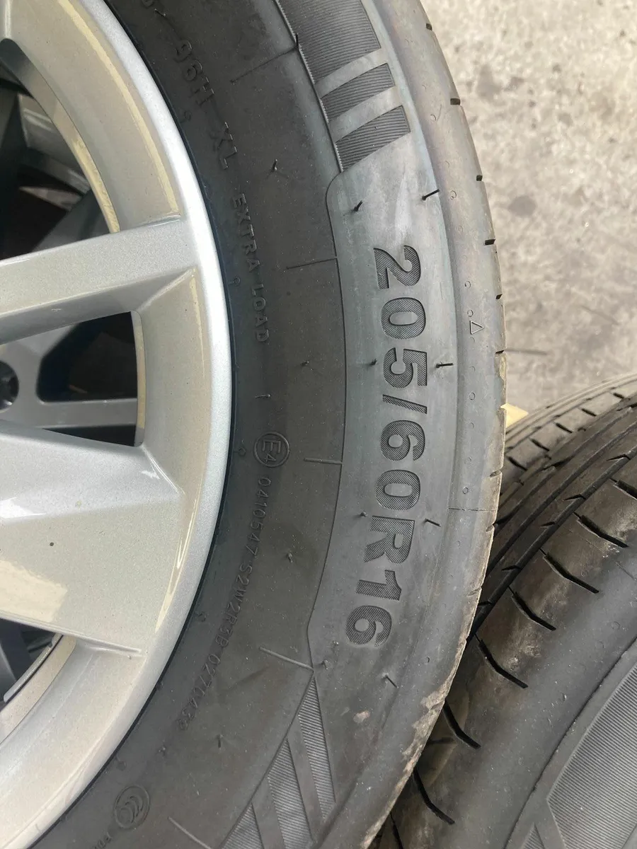 VW Alloy Wheels - Image 2
