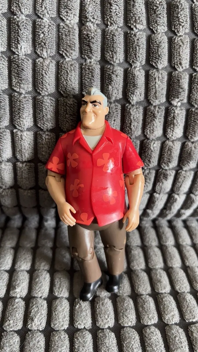 Ben 10 Grandpa Max Figure