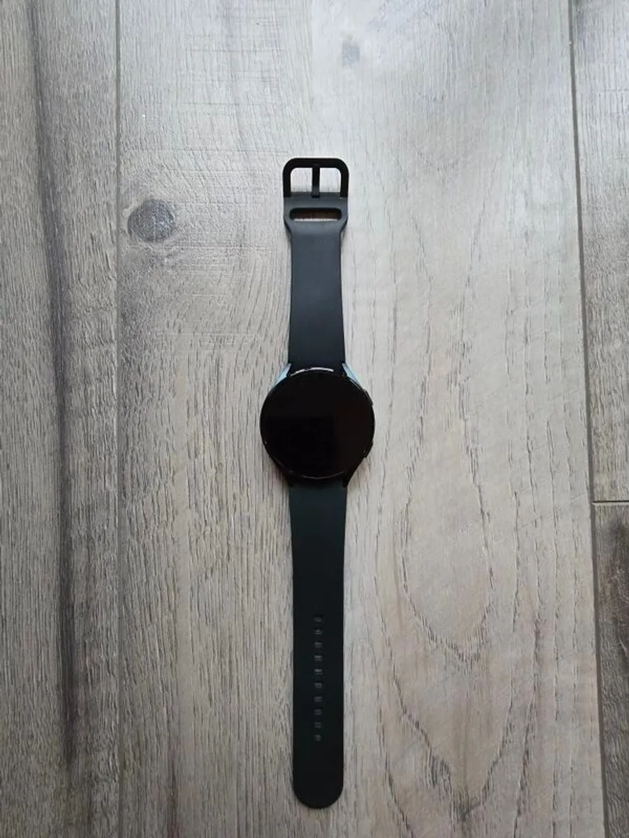 Samsung Galaxy watch4  44mm - Image 3