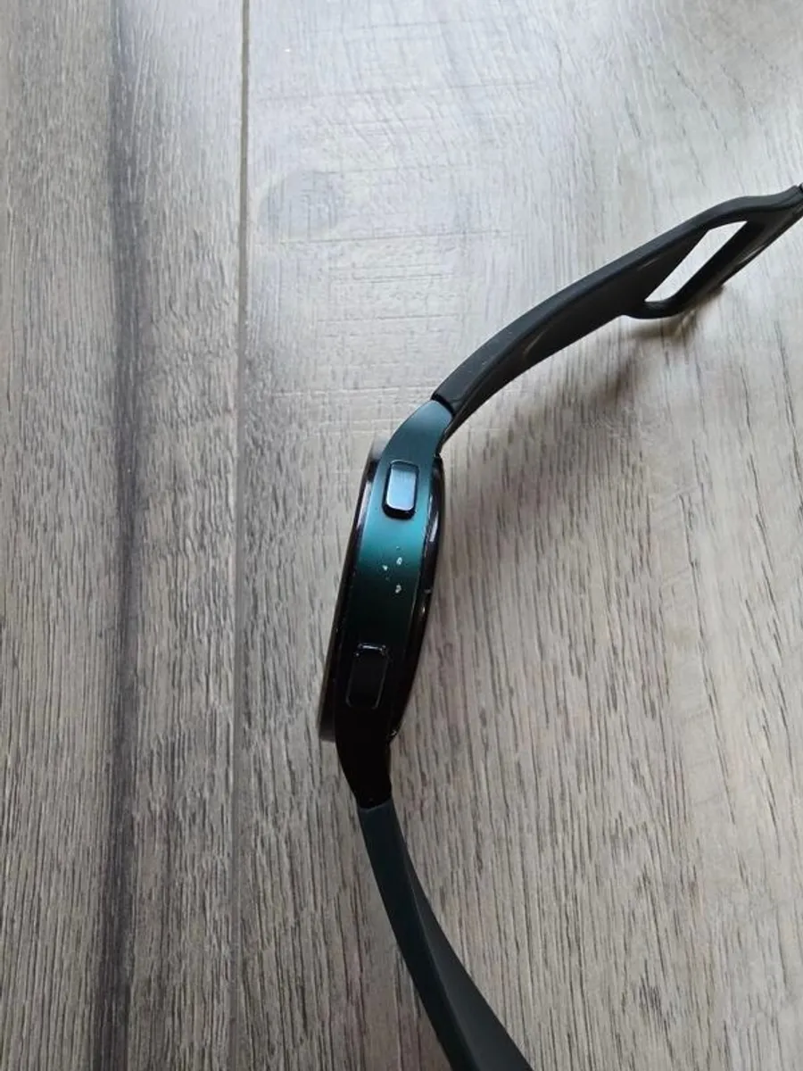 Samsung Galaxy watch4  44mm - Image 4
