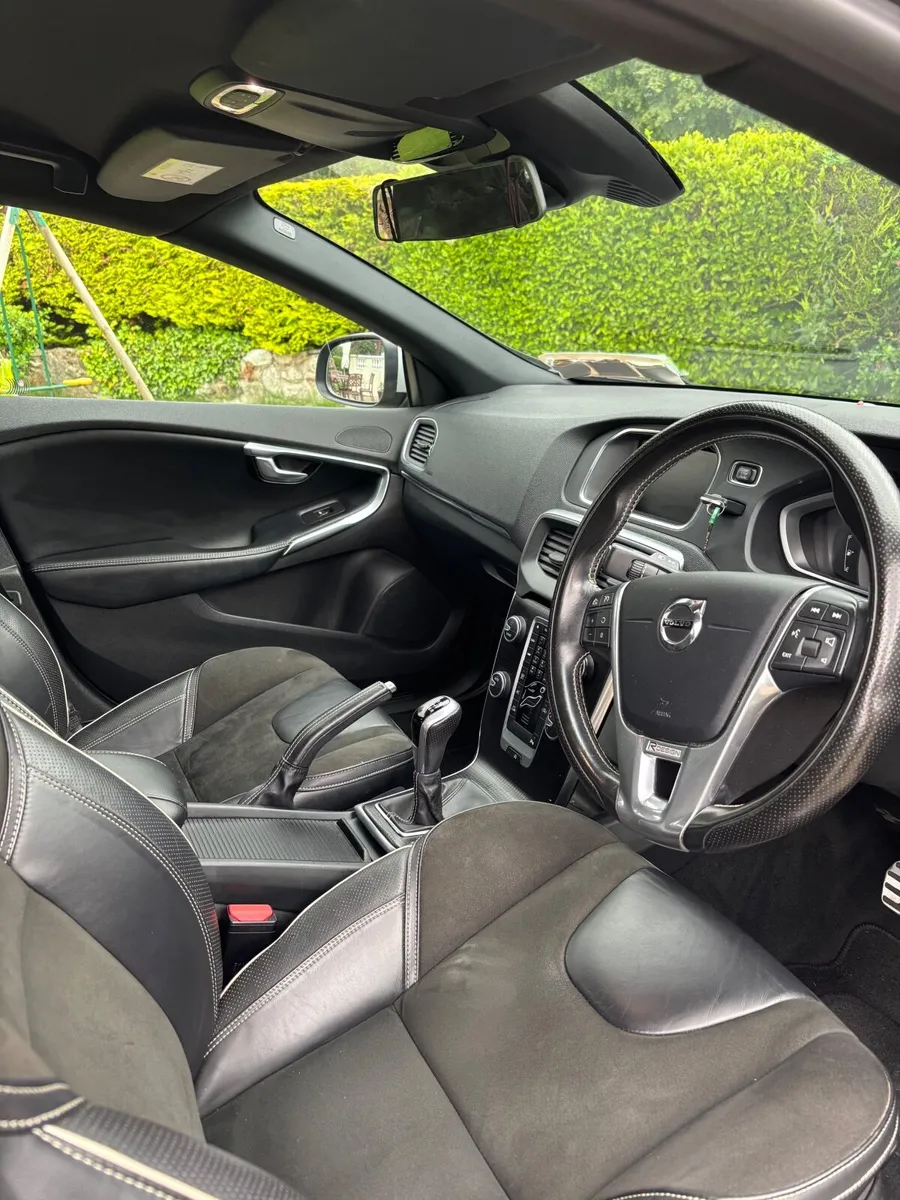 Volvo V40 2017 - Image 3