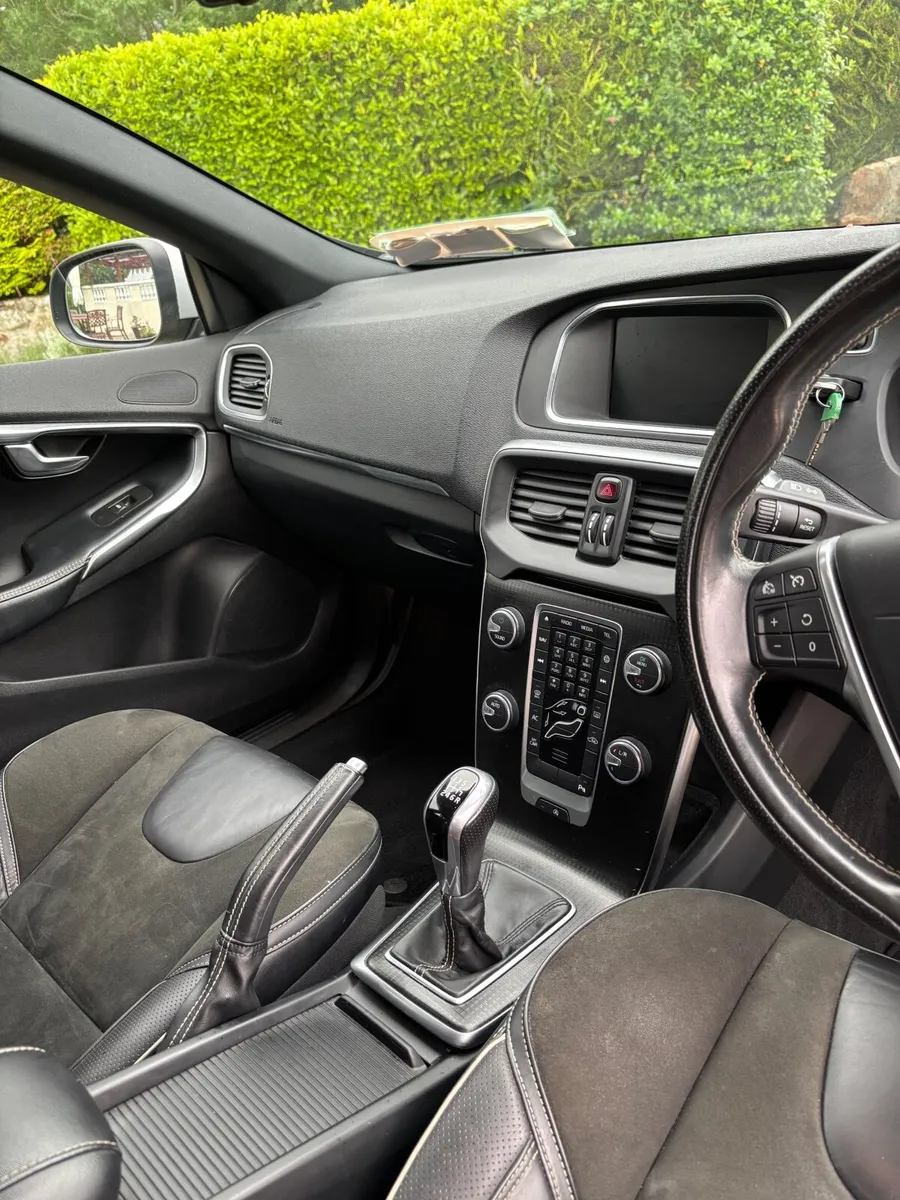 Volvo V40 2017 - Image 4