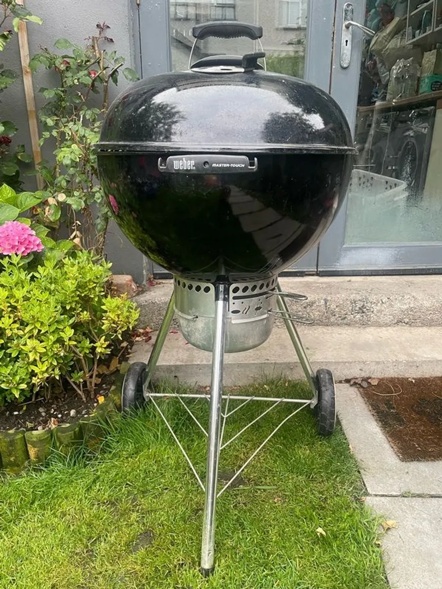 Weber Charcoal BBQ - Image 2