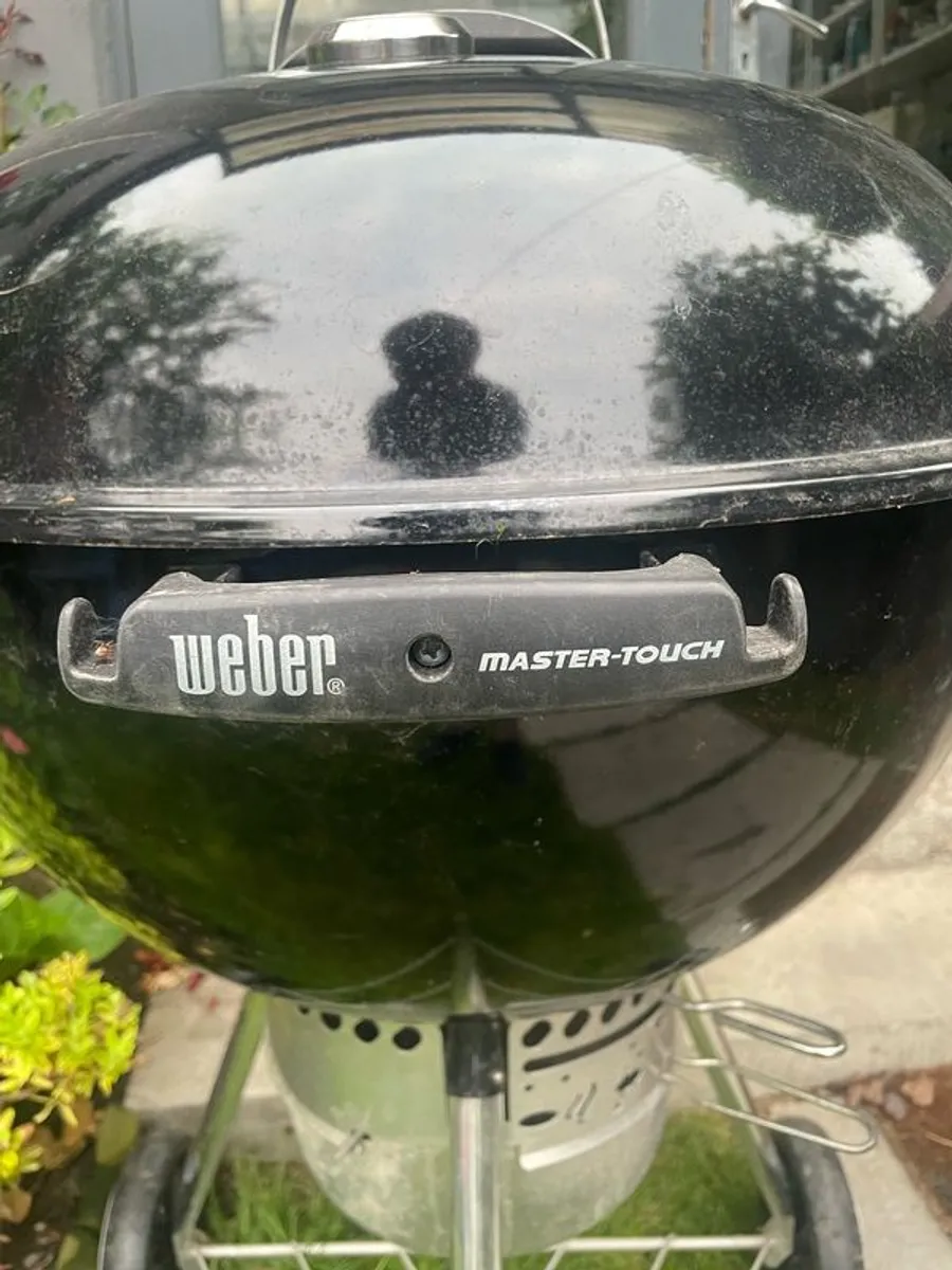Weber Charcoal BBQ - Image 3