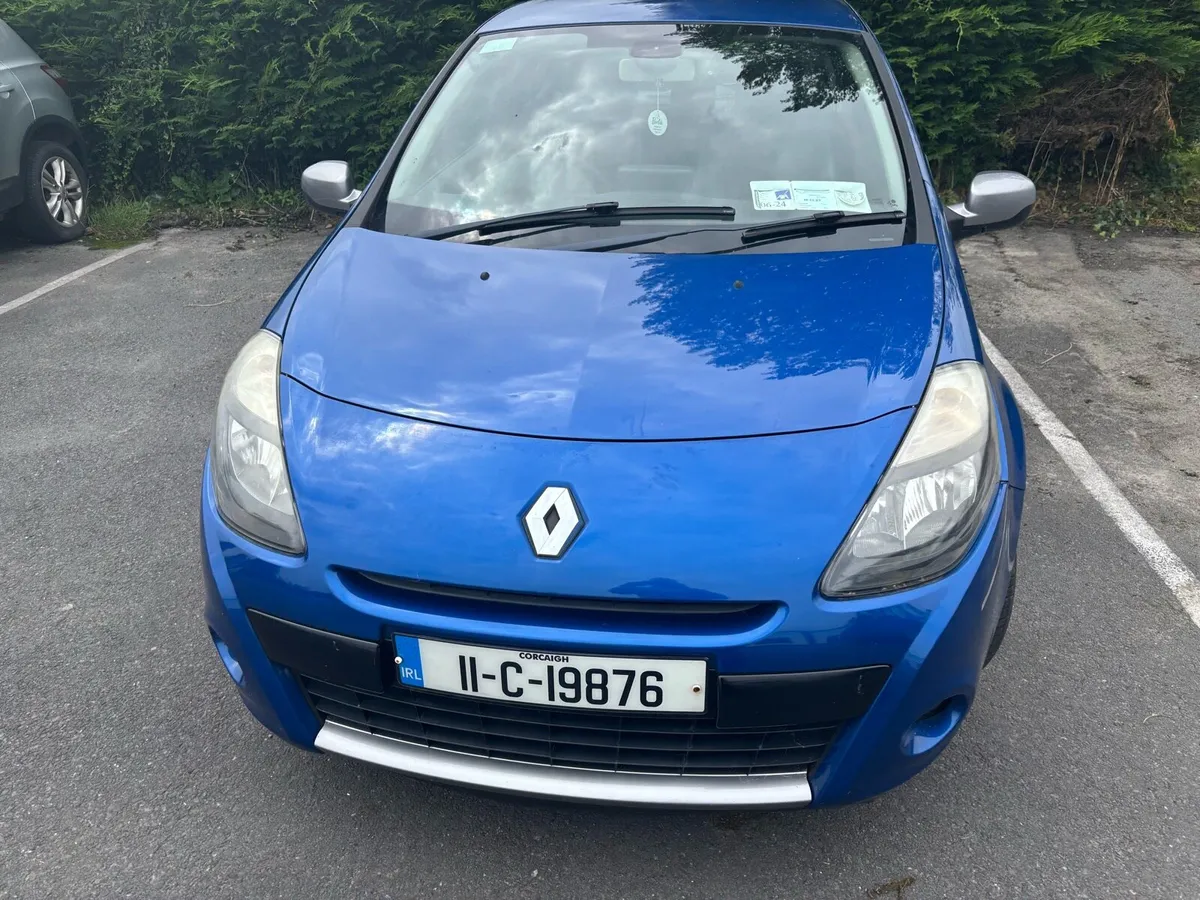 Weekly online auction - Image 1