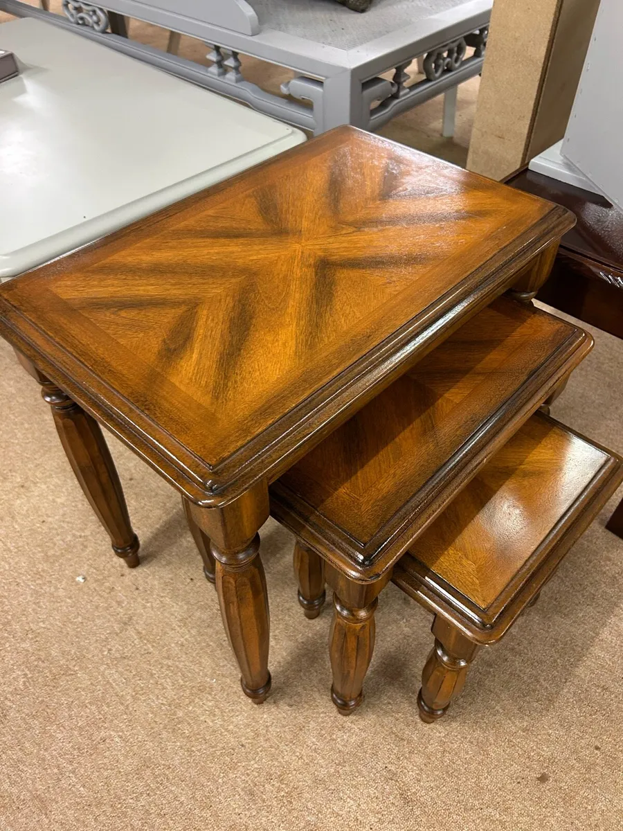 Nest of tables - Image 2