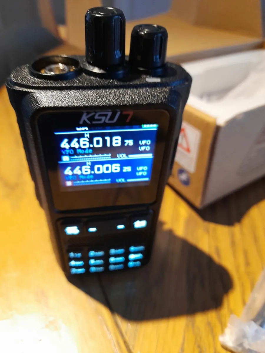 Professional twoway radios - Image 2