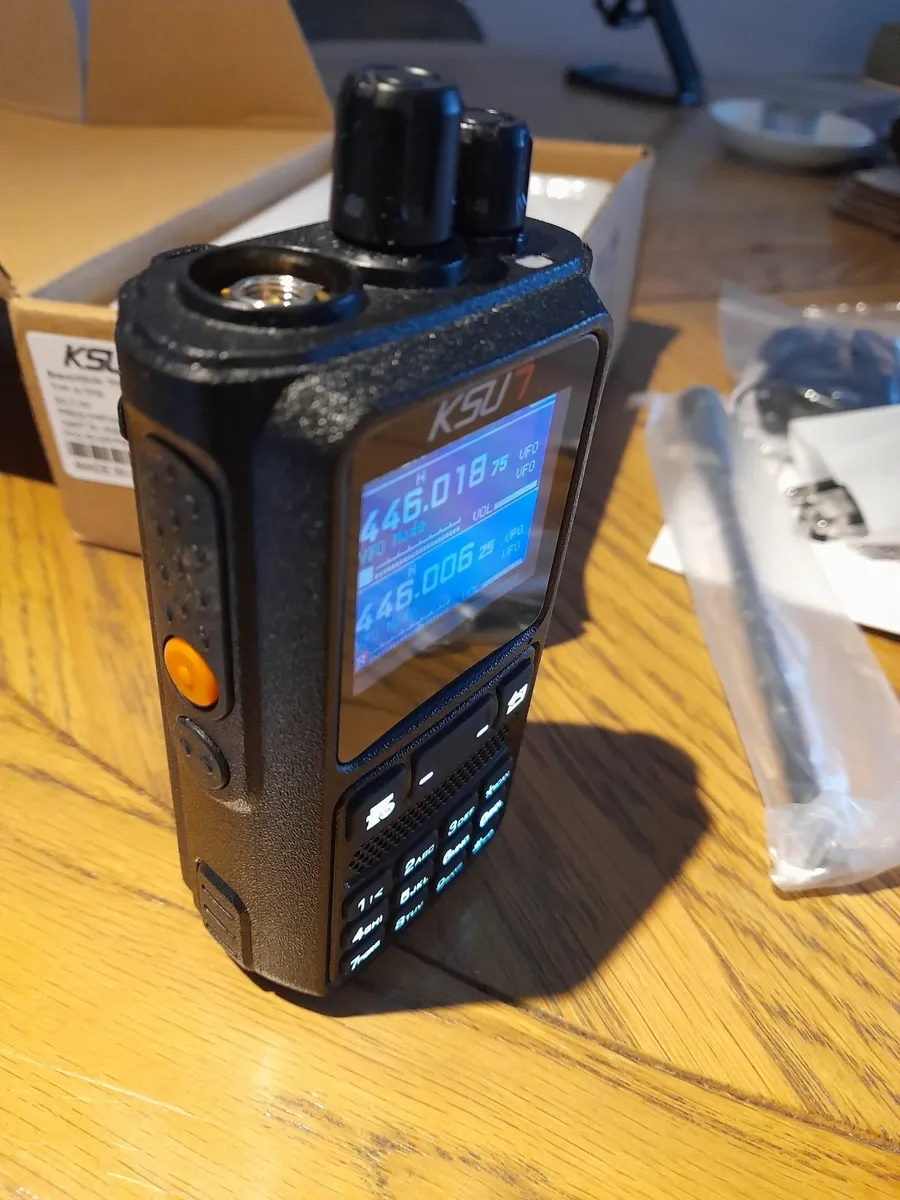 Professional twoway radios - Image 3