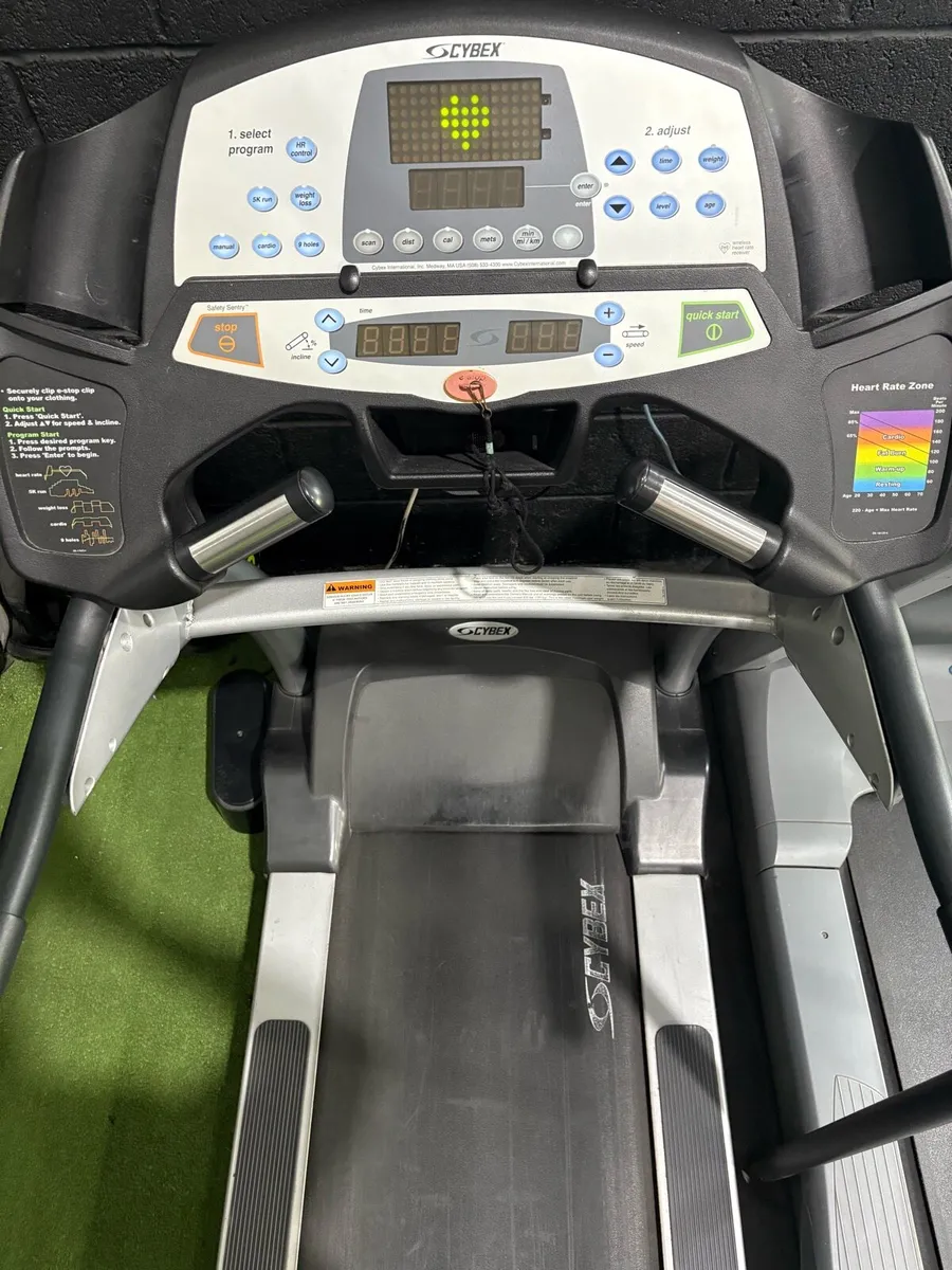 💥Cybex 530T Pro+ Commercial Treadmill -€650 💥 - Image 3