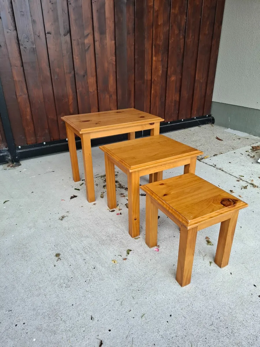 Kitchen table & chest of tables - Image 2