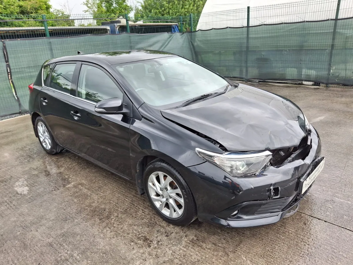 2016 Toyota Auris D4D Light Damage - Image 2