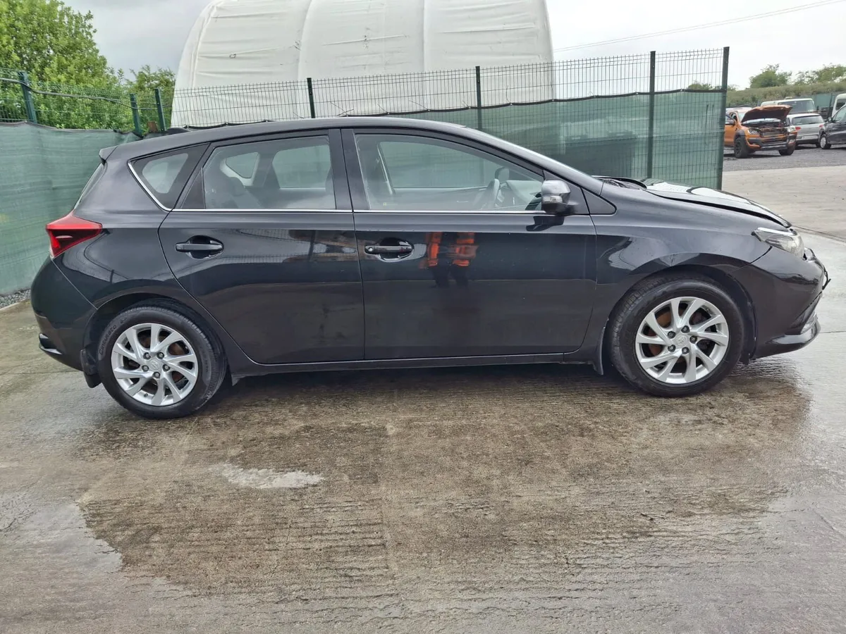 2016 Toyota Auris D4D Light Damage - Image 4