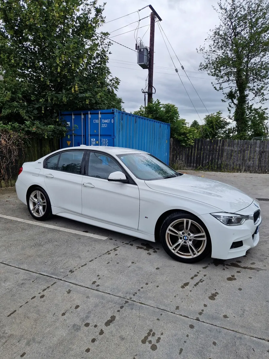 2018 BMW 330e M Sport *LOW MILEAGE* - Image 4