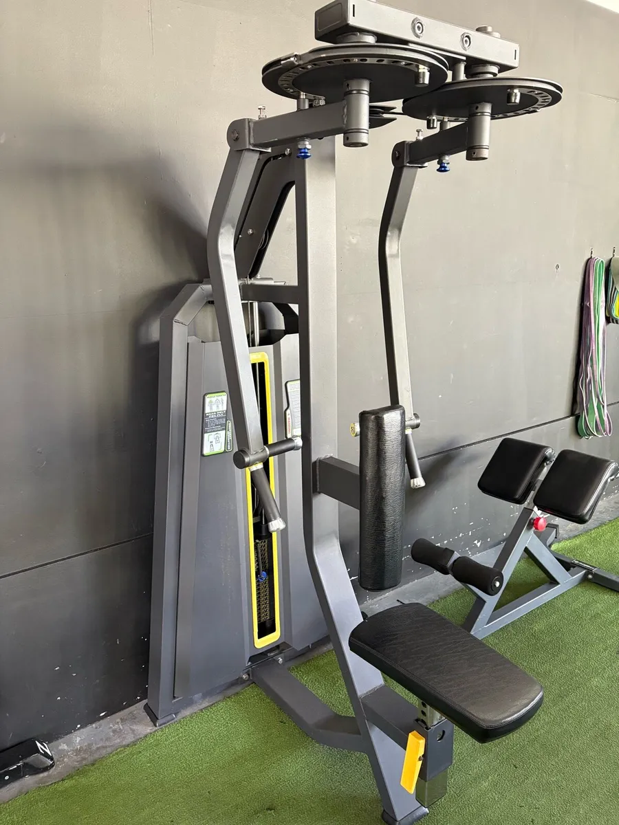 💥Chest Flye and Rear Delt Machine €750 💥 - Image 1