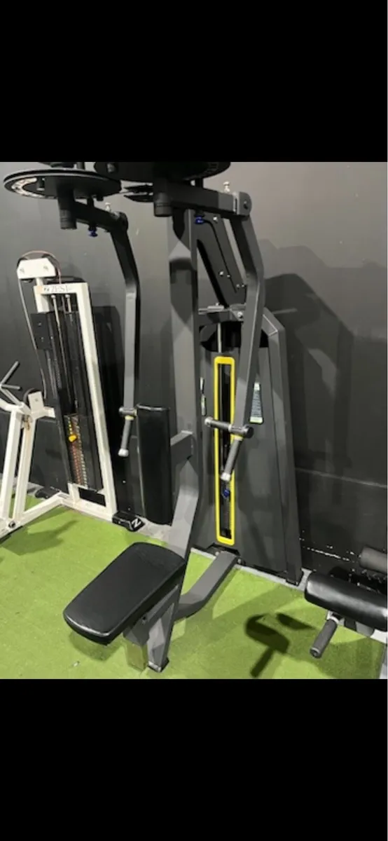 💥Chest Flye and Rear Delt Machine €750 💥 - Image 3