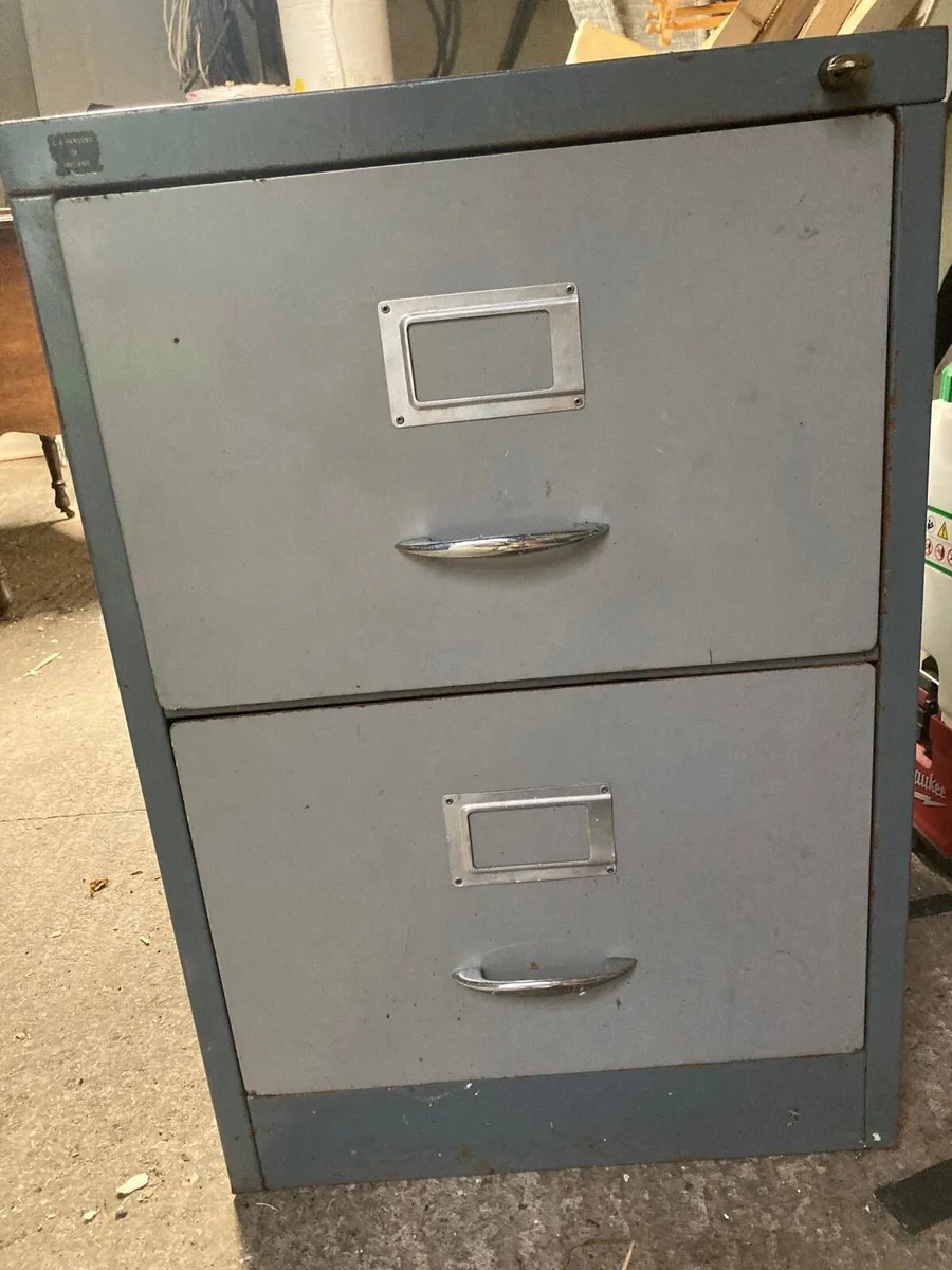Filing cabinet - Image 1