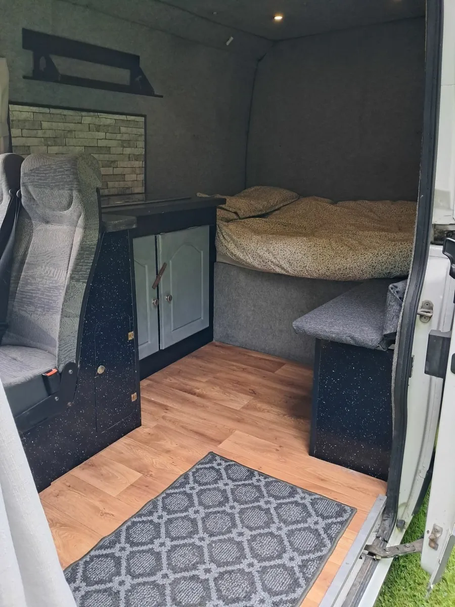 Camper Van - Image 4