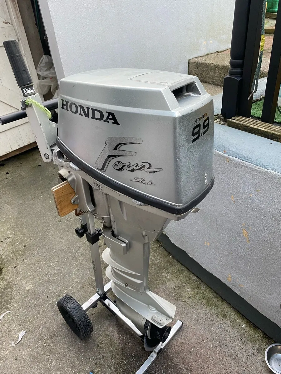 Honda outboard engine 9.9hp - Image 1