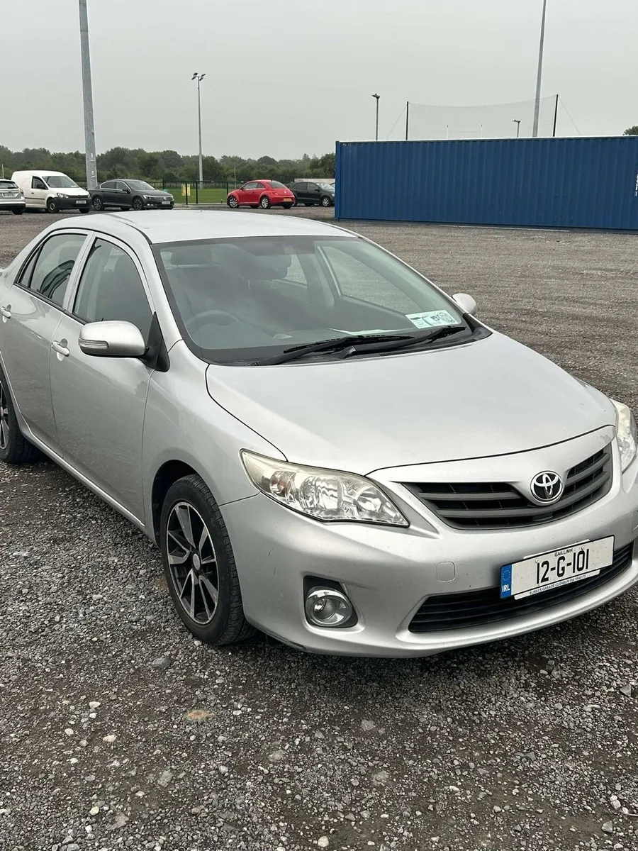 Toyota  Corolla - Image 4