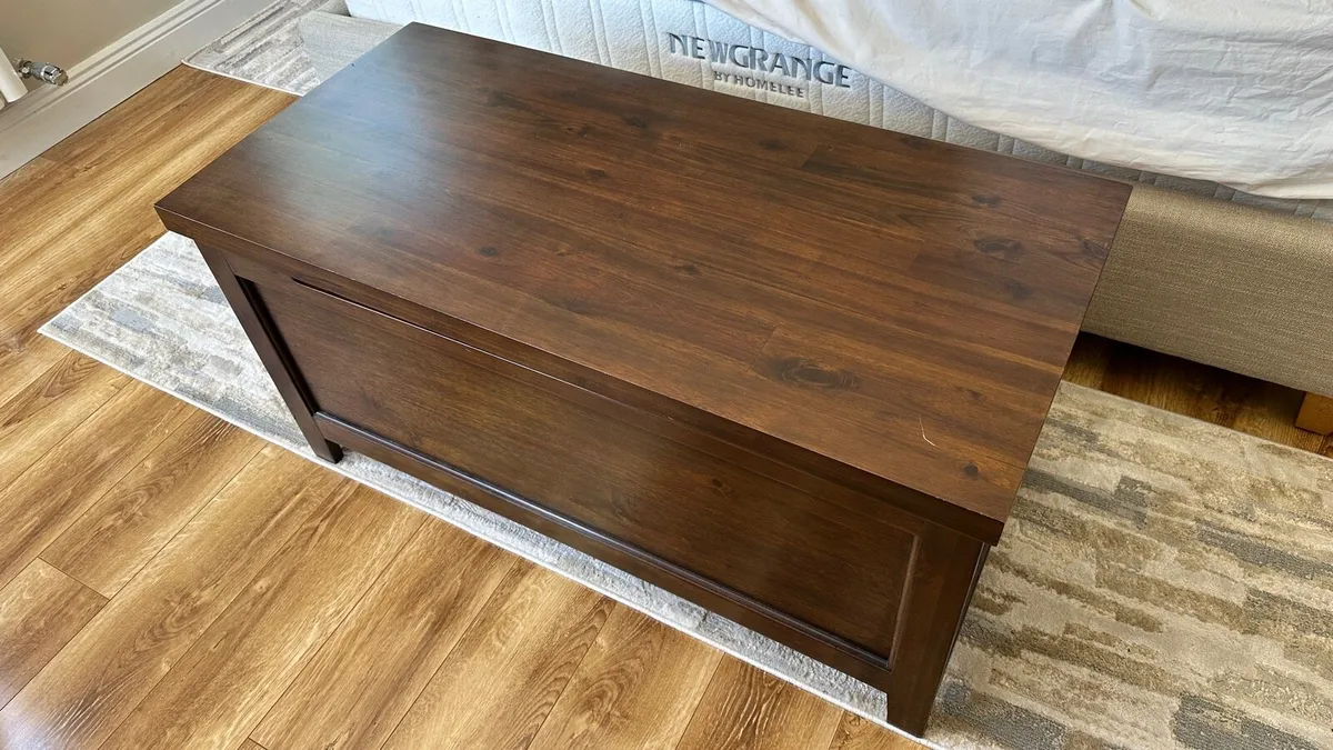 High quality chest - Solid wood! - Image 1