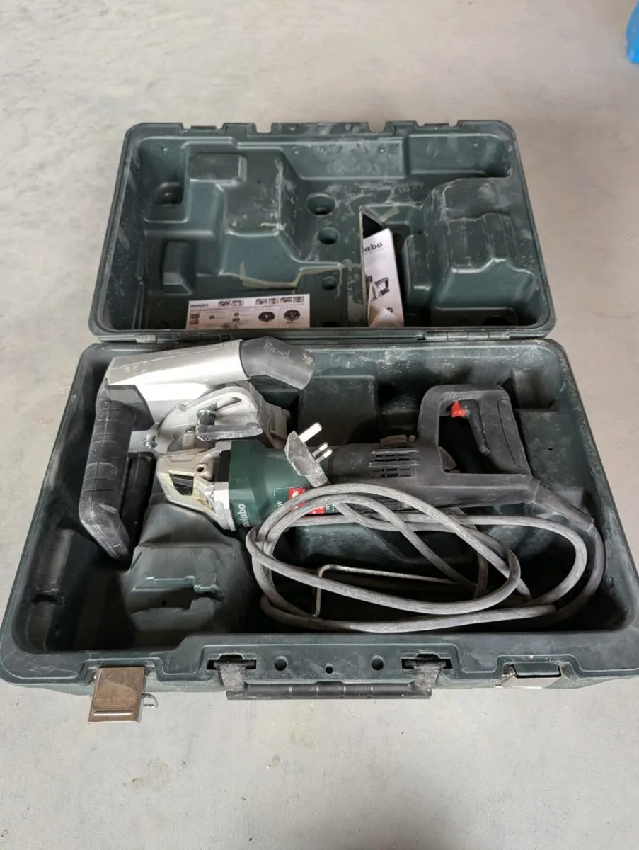 Metabo MFE 40 Wall Chaser - Image 2