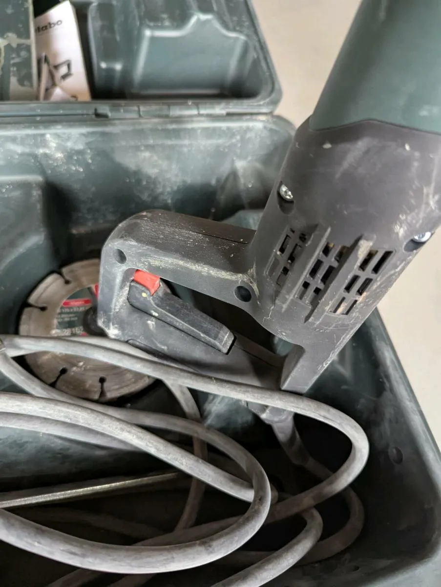 Metabo MFE 40 Wall Chaser - Image 3