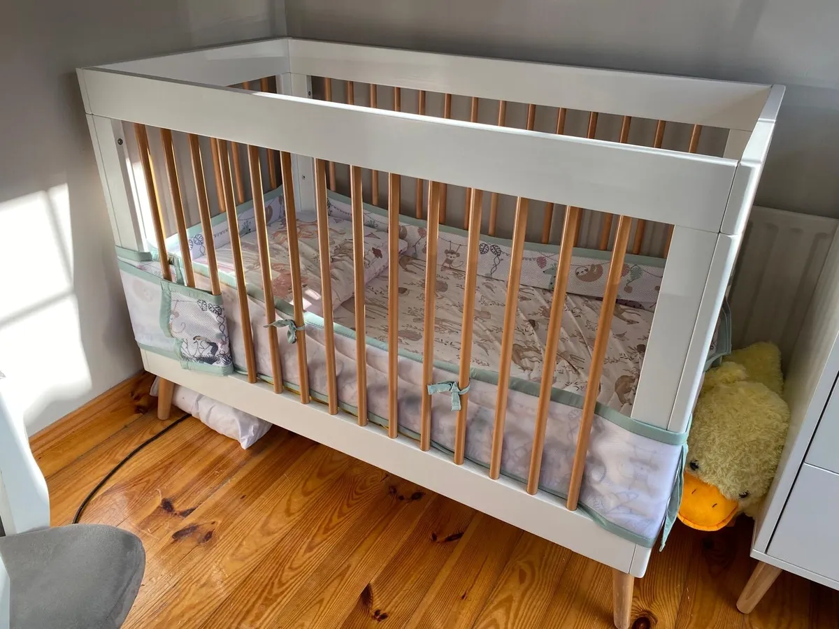 Nursery furniture set - Image 1