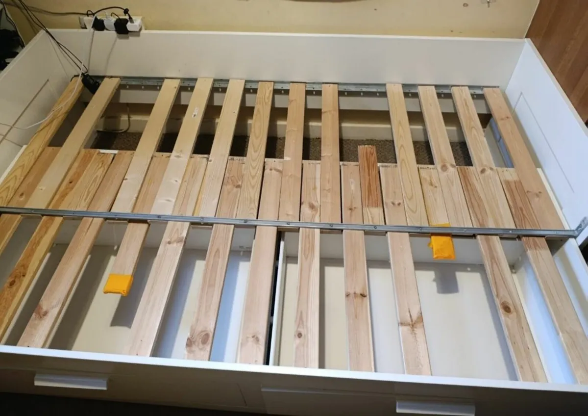 Day bed that converts to double bed - Image 3