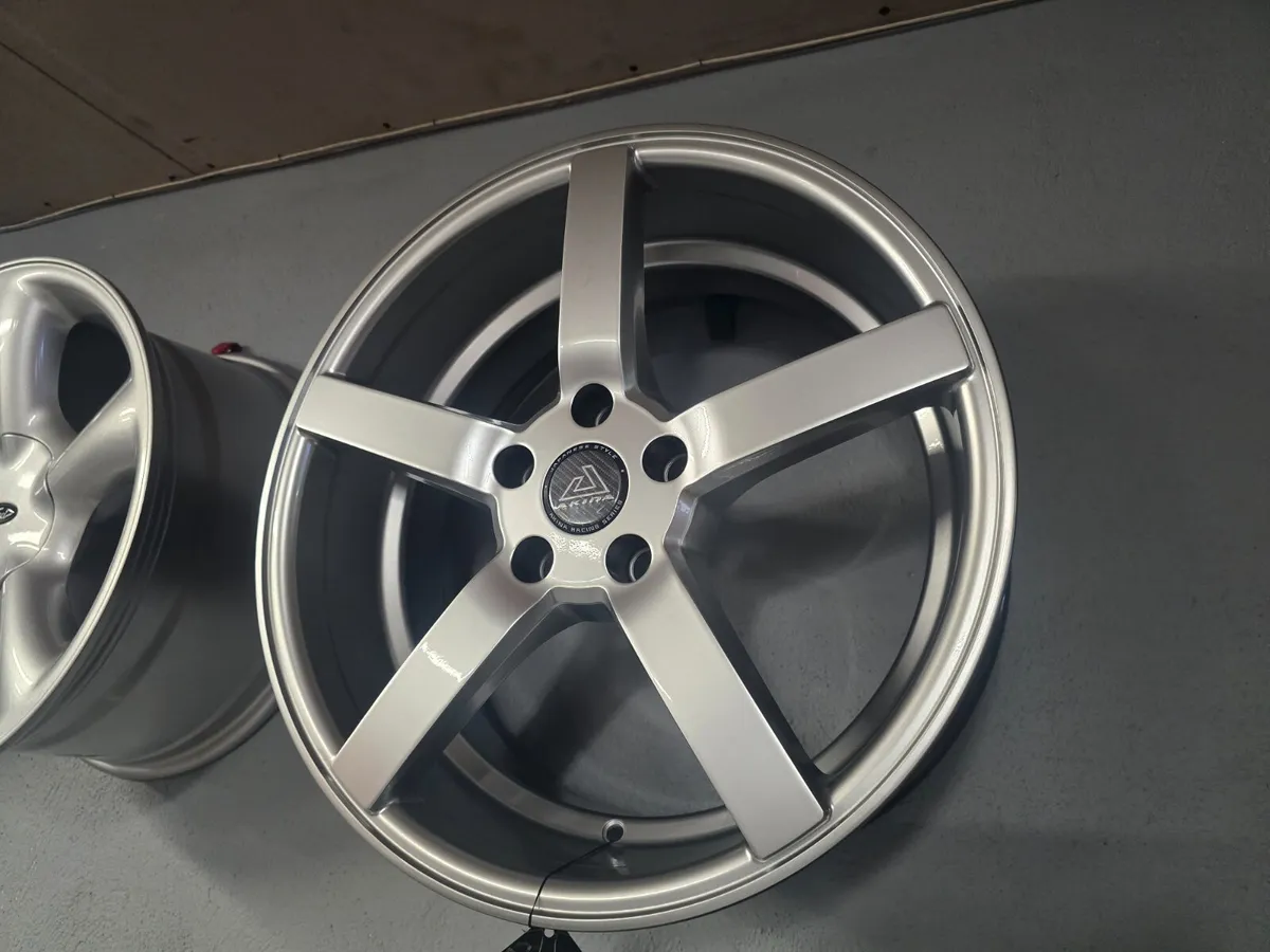 **Special** 18" AKINA Magnum Alloys